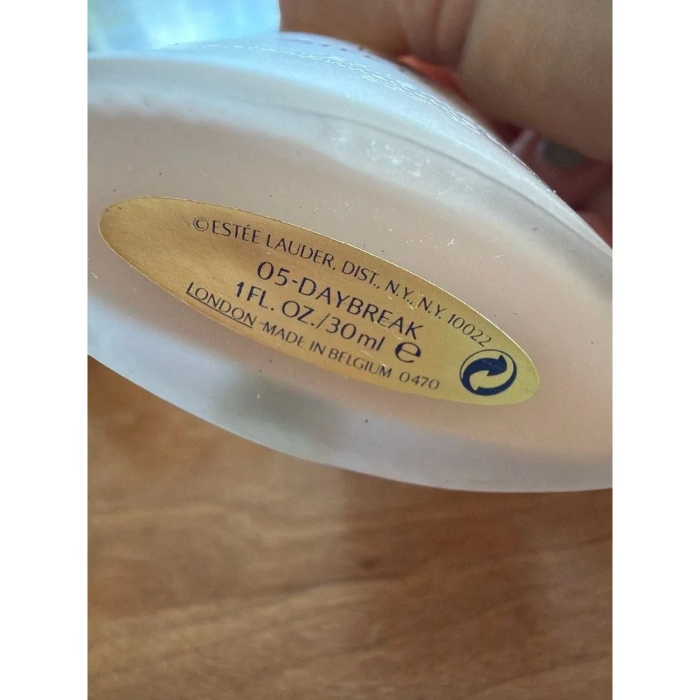 Estée Lauder Enlighten Skin-Enhancing Makeup SPF 10 Shade 05-Daybreak‎ 1 fl. oz.